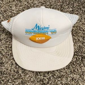 Miami ‘89 Snapback hat + pin OSFM unworn